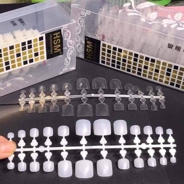 HSM nail box of 500 nails of different sizes.