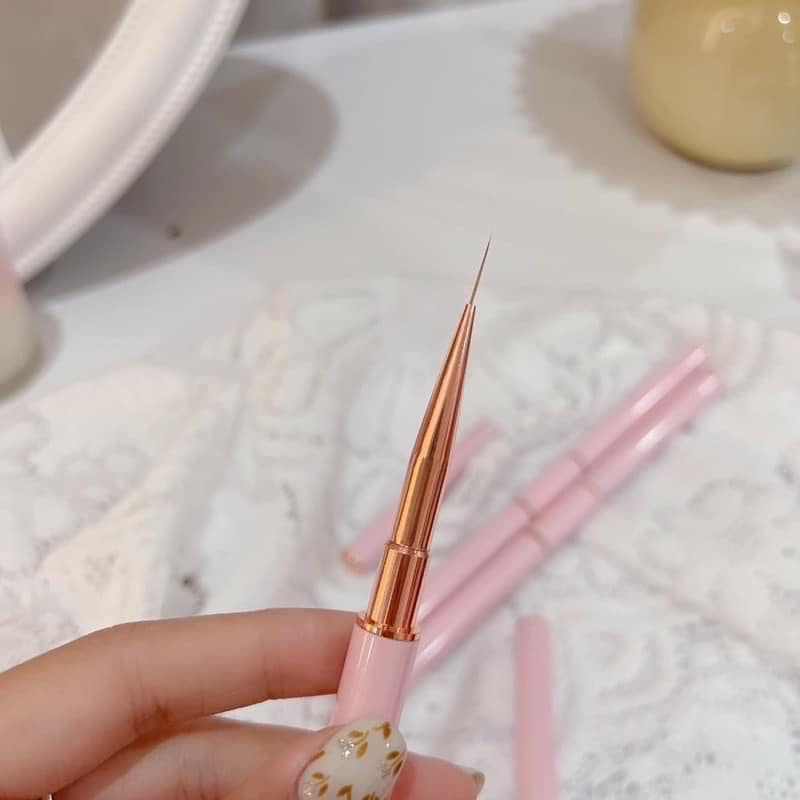 draw the nail tip