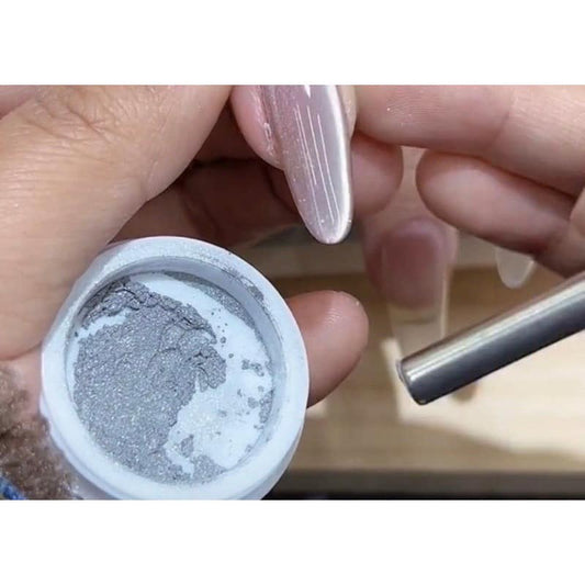 The moonlight glitter powder can be mixed with all types of gel paint.